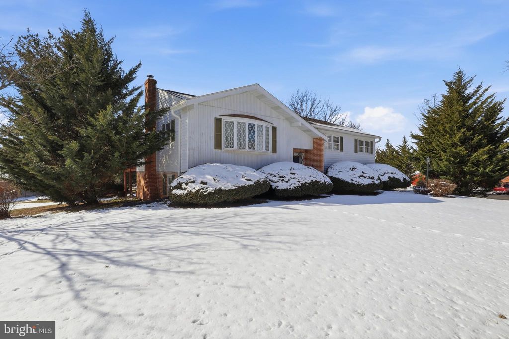 Photo of 5200 Harmony Grove Road, DOVER, PA 17315 (MLS # PAYK2097558)