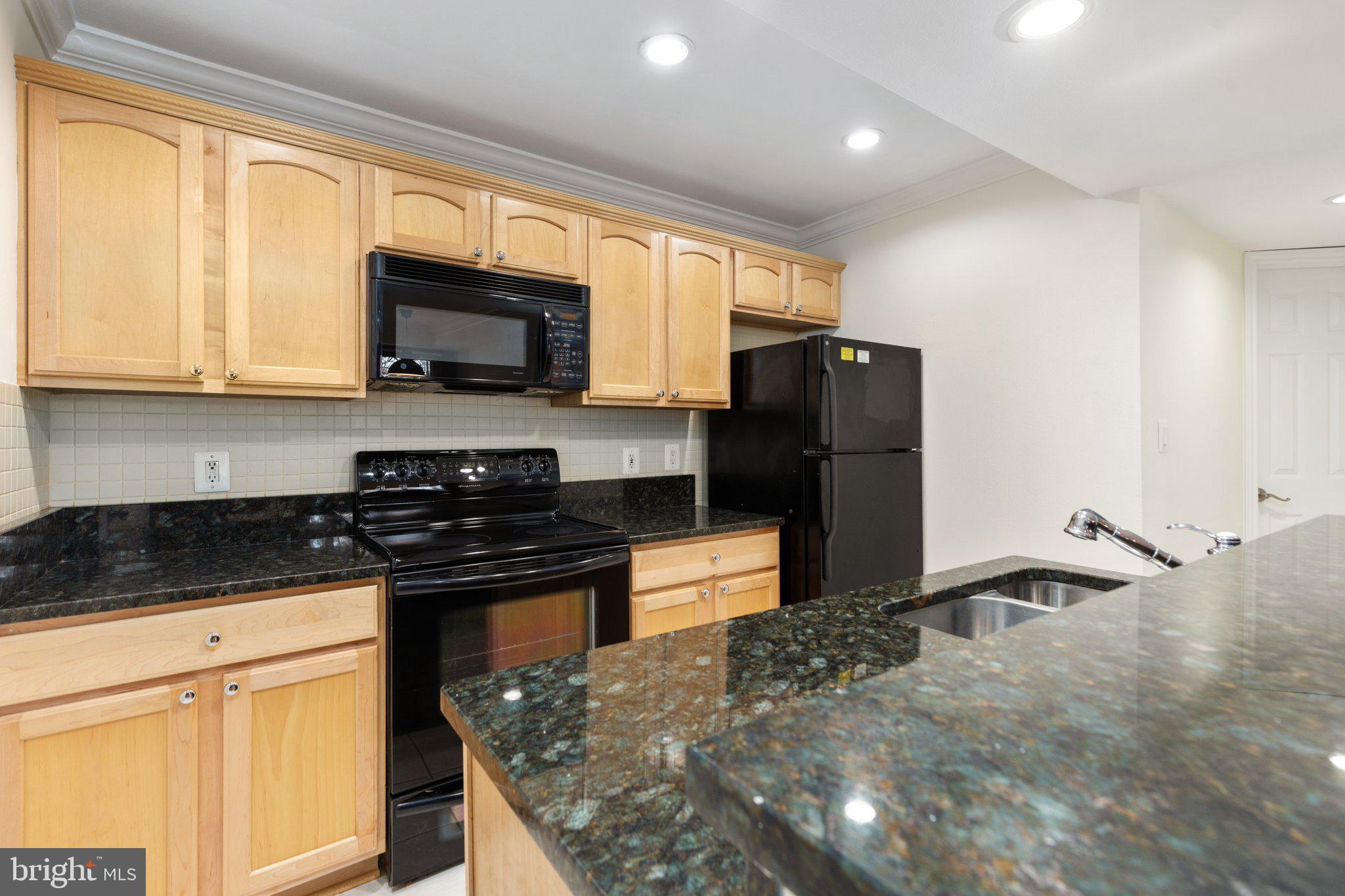 3922 PENDERVIEW DRIVE 338