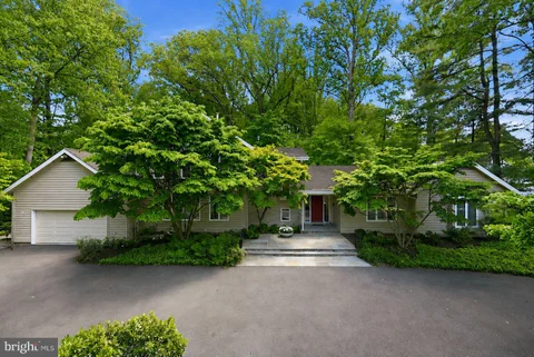 11815 Beekman Place, Potomac, MD 20854 - #: MDMC2229298