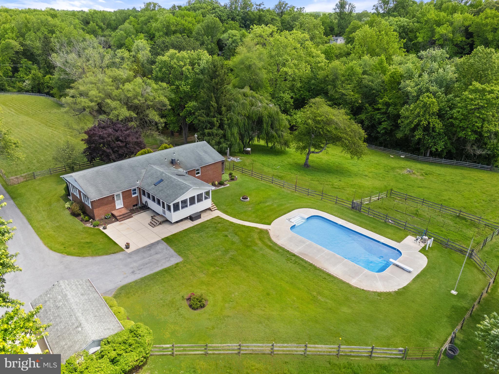 965 MOUNT AIRY ROAD