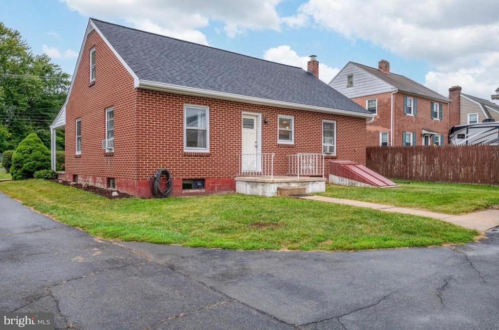 Photo of 923 Rohrerstown Road, LANCASTER, PA 17601 (MLS # PALA2072696)