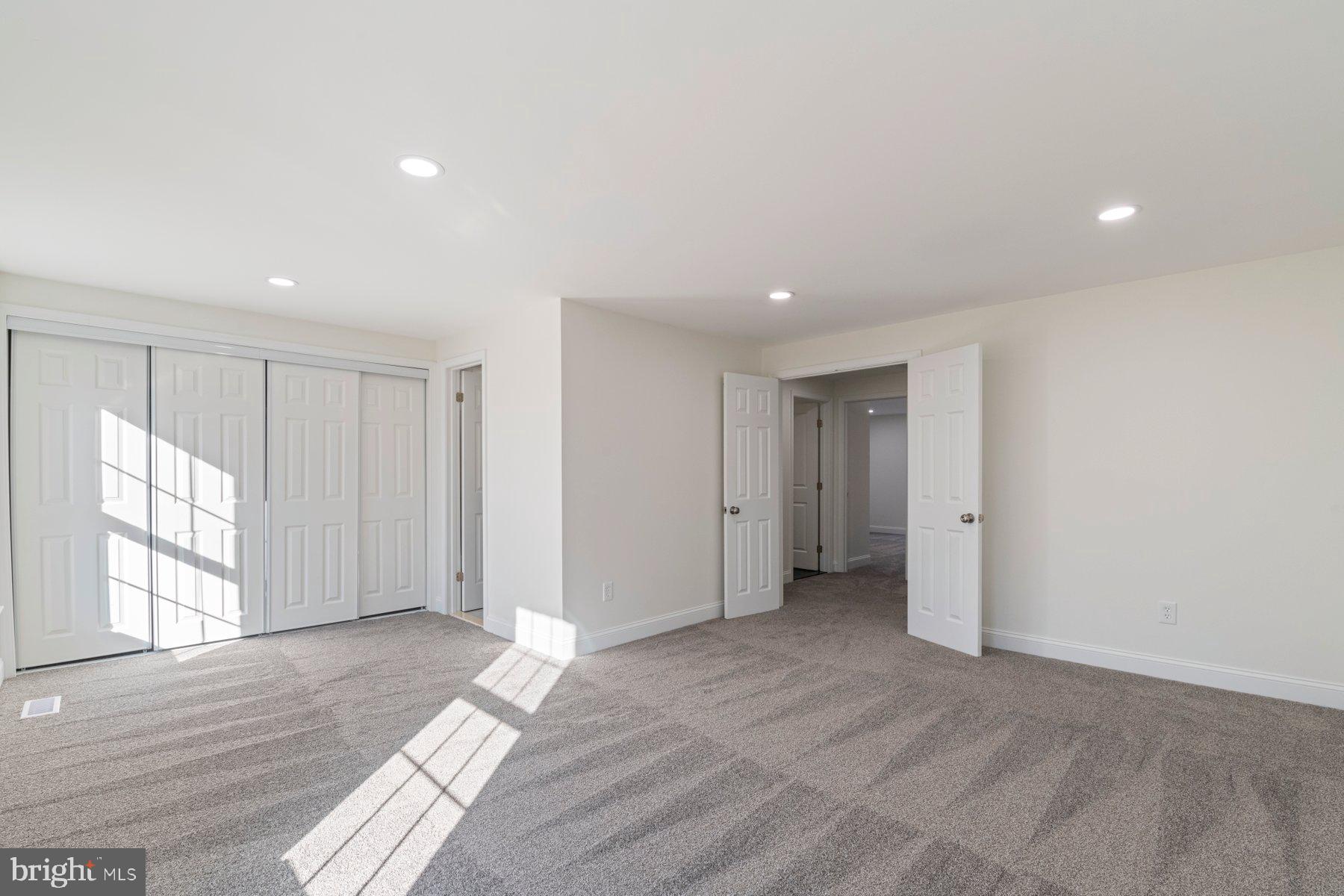 DUMONT OAKS - Residential Lease