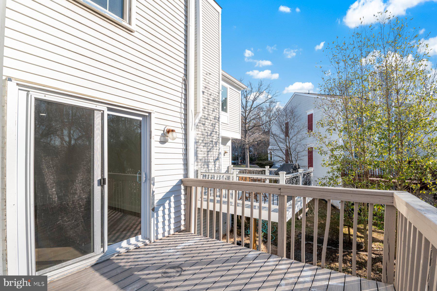 DUMONT OAKS - Residential Lease