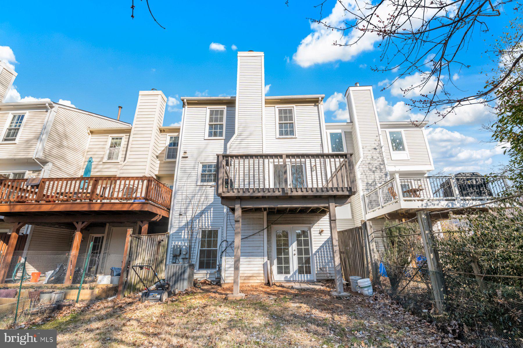 DUMONT OAKS - Residential Lease