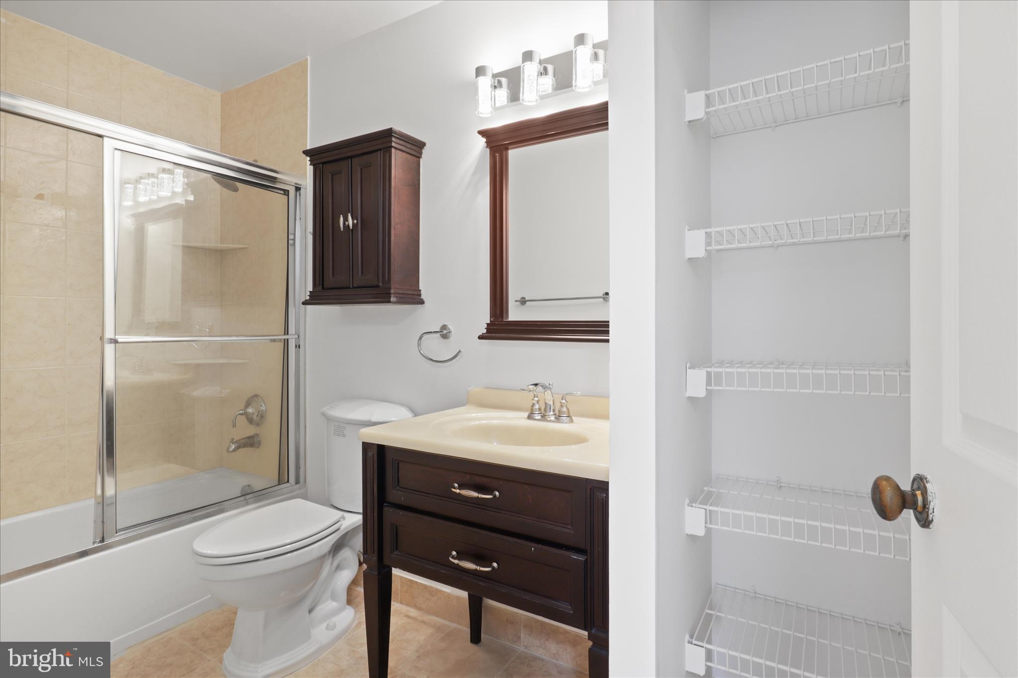 FORESTVILLE FARMS - Residential Lease