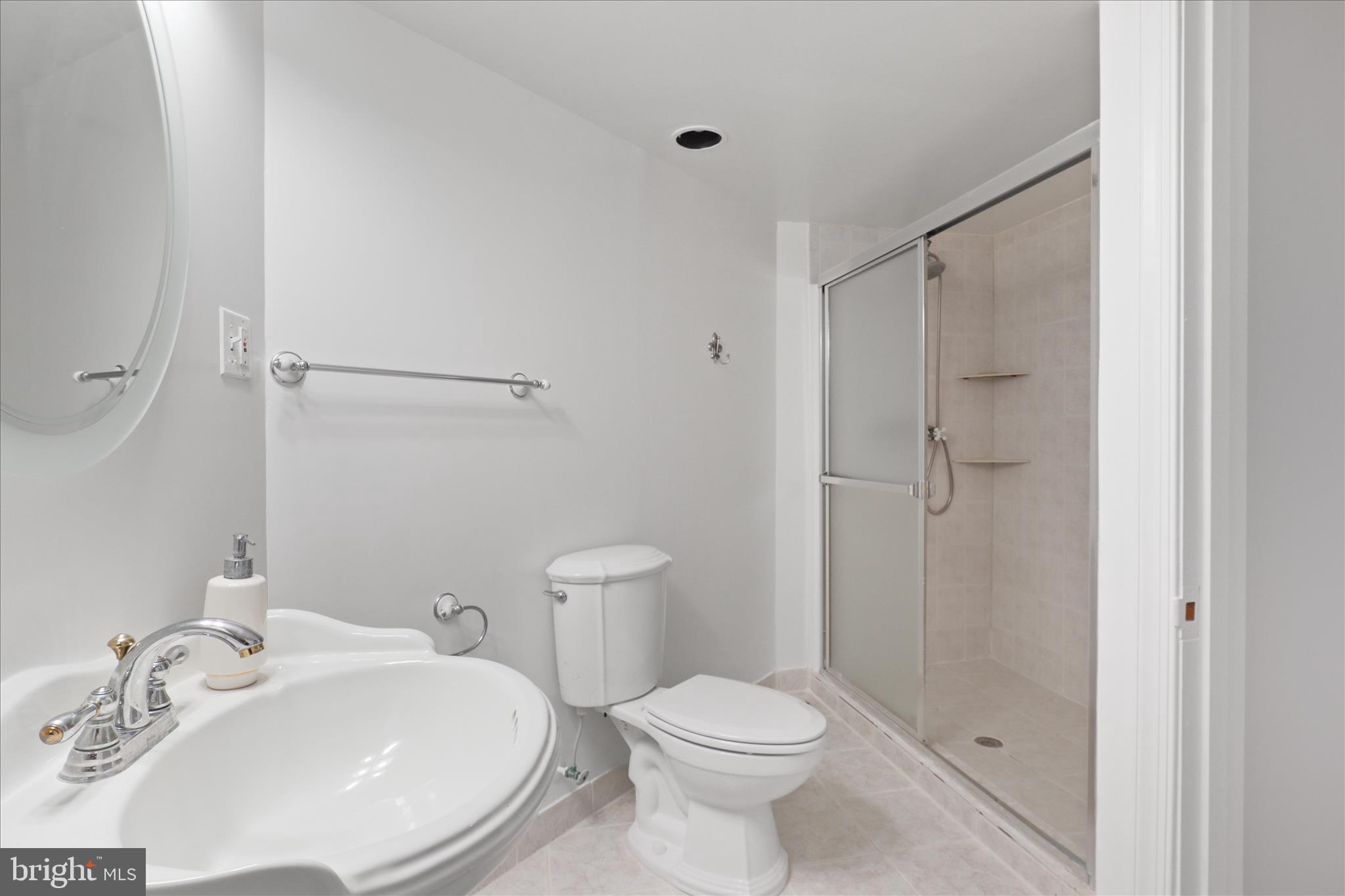 FORESTVILLE FARMS - Residential Lease