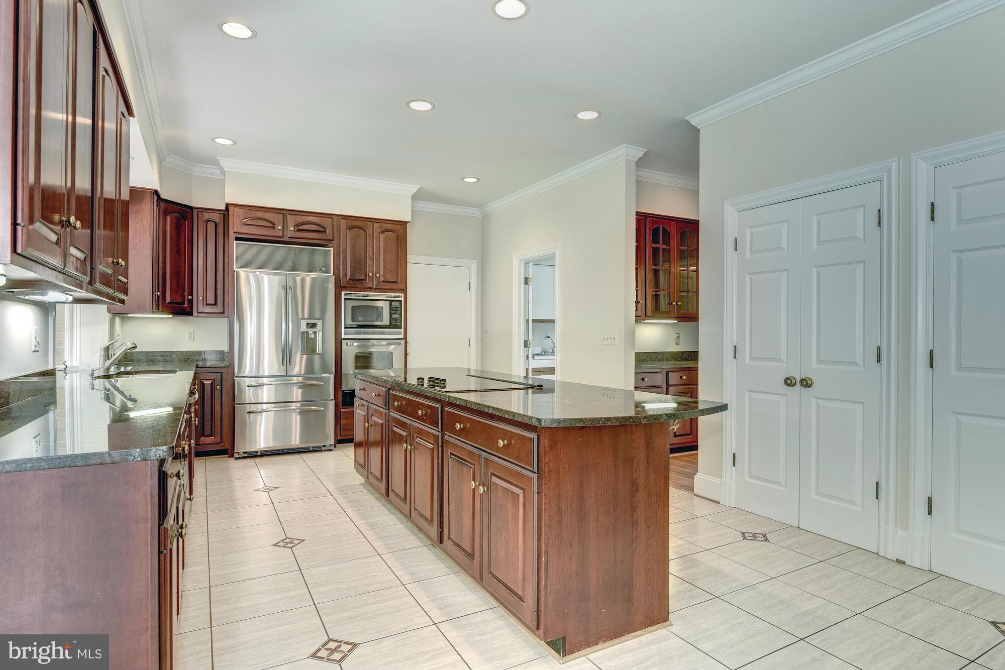 RIVER OAKS FARM - Residential