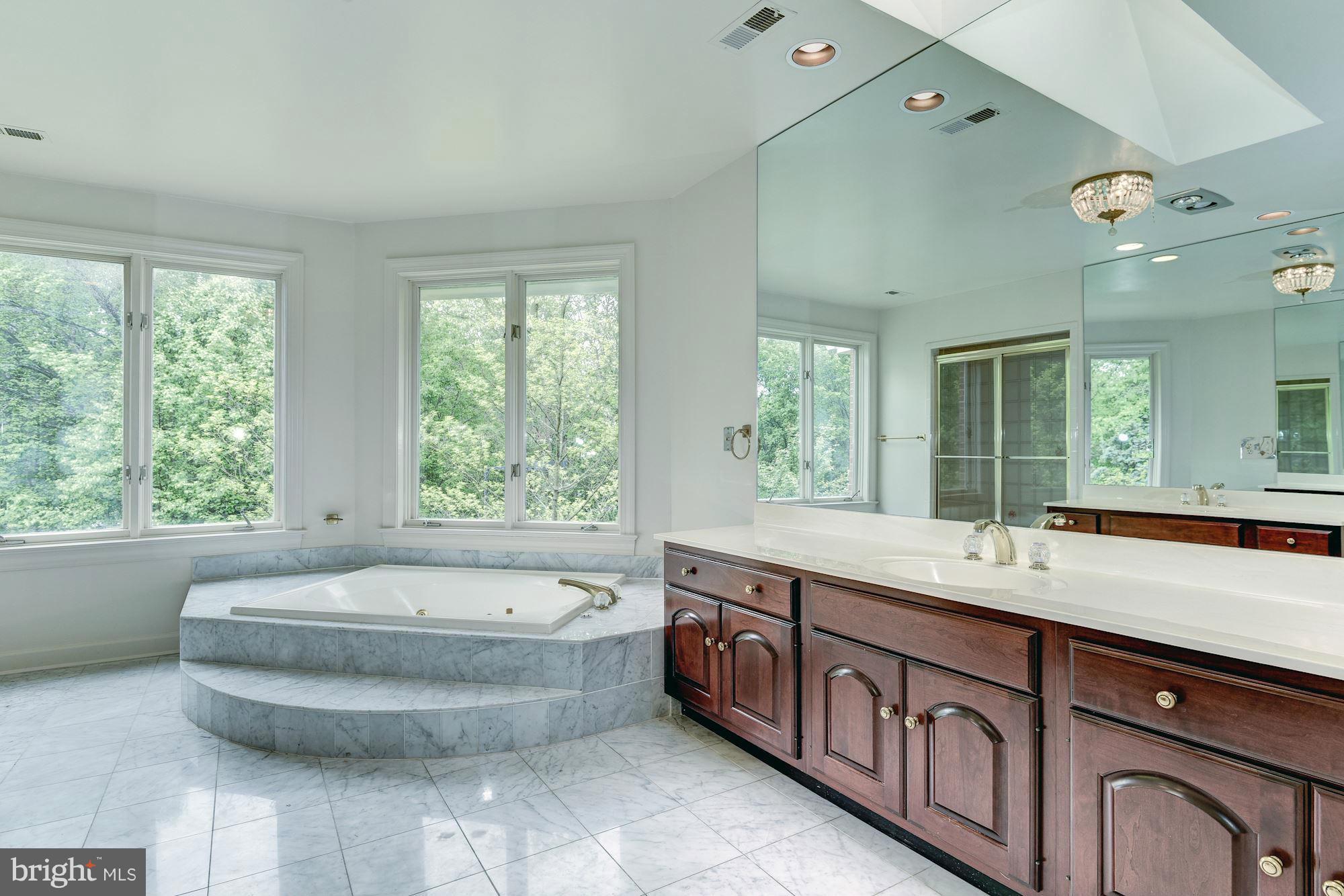 RIVER OAKS FARM - Residential