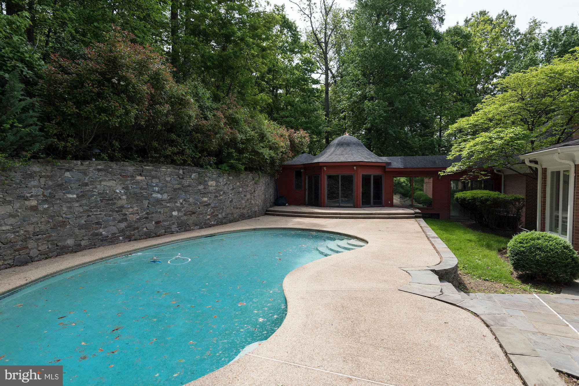 RIVER OAKS FARM - Residential