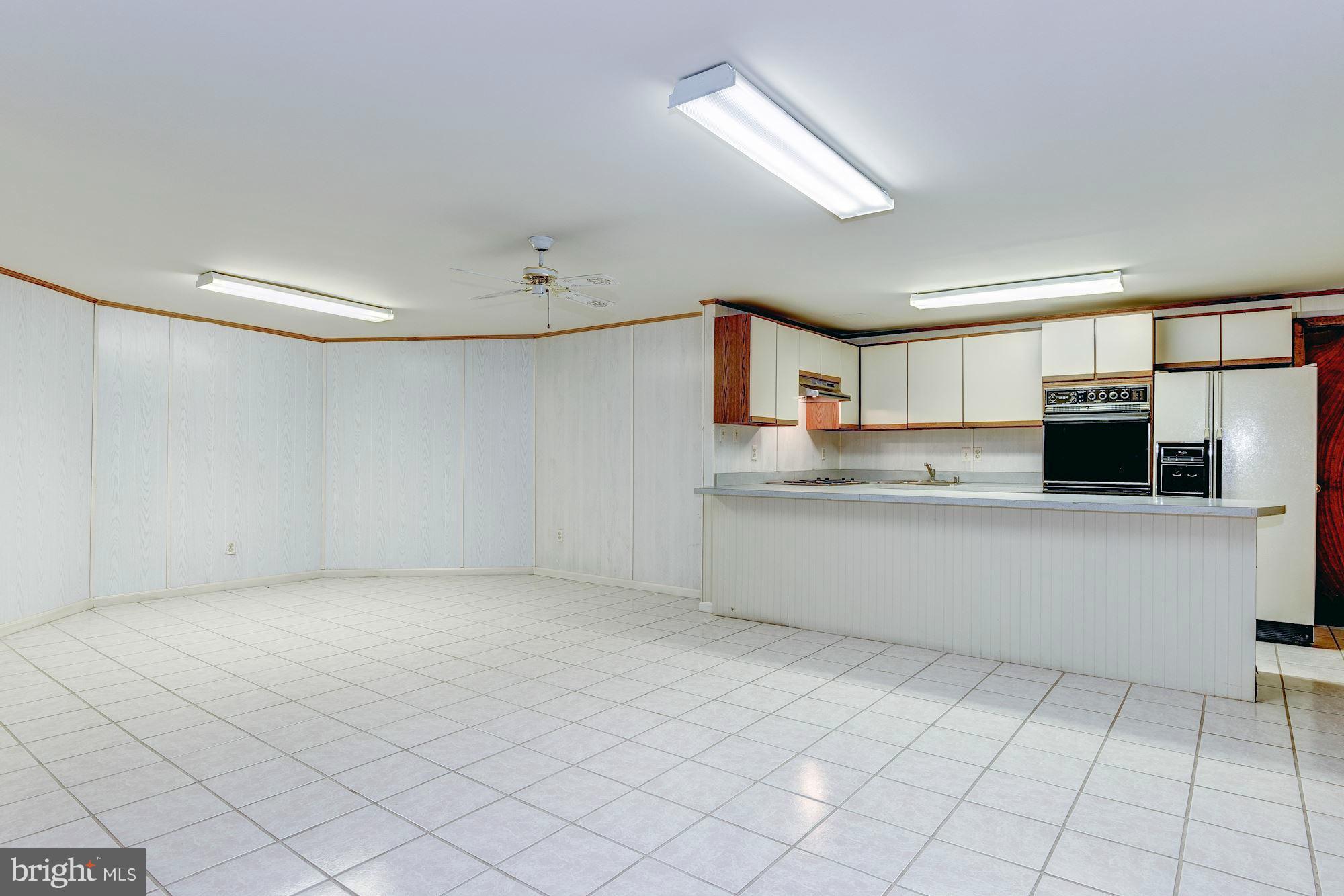 RIVER OAKS FARM - Residential