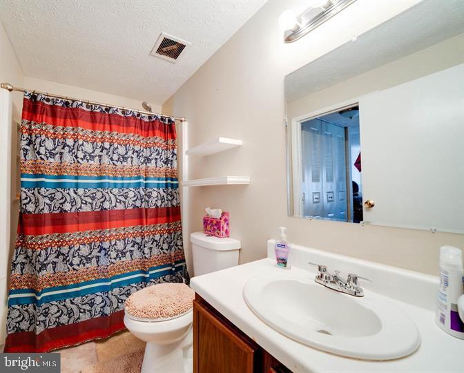 MIDDLEBROOK COMMONS - Residential Lease