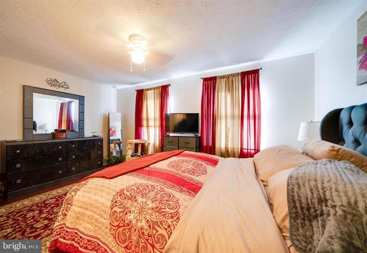 MIDDLEBROOK COMMONS - Residential Lease