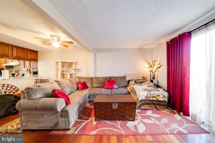 MIDDLEBROOK COMMONS - Residential Lease