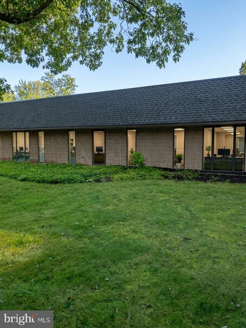 Photo of 2211 Whitehorse Mercerville Road, TRENTON, NJ 08619 (MLS # NJME2084402)