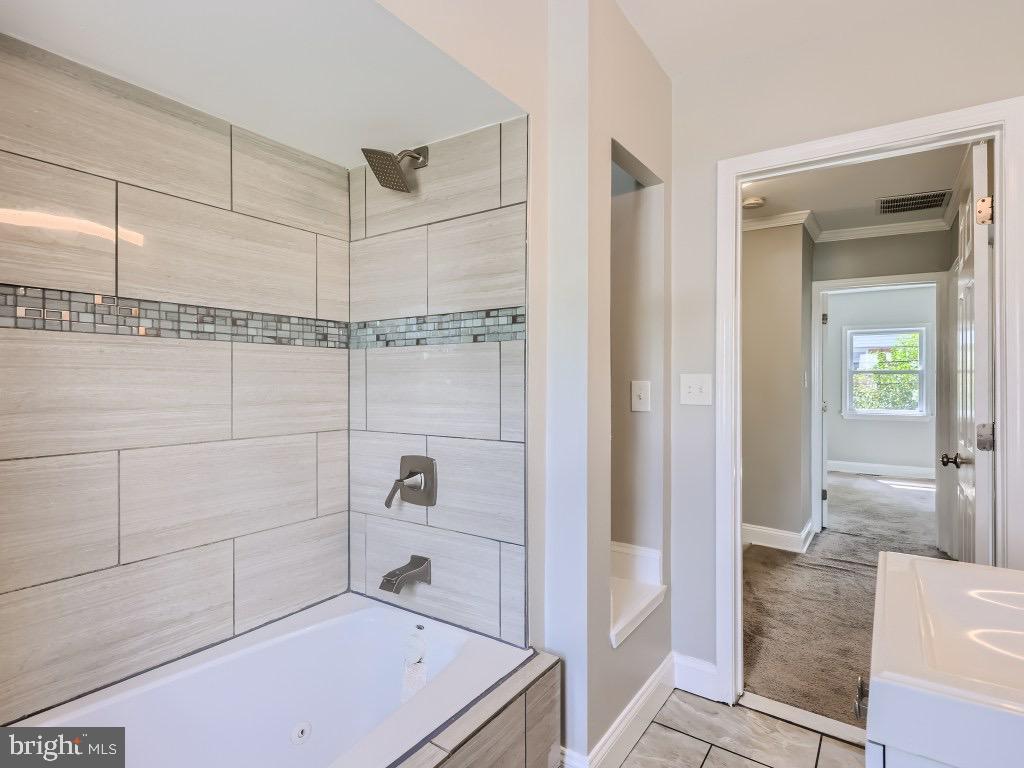 NORTHWOOD - Residential