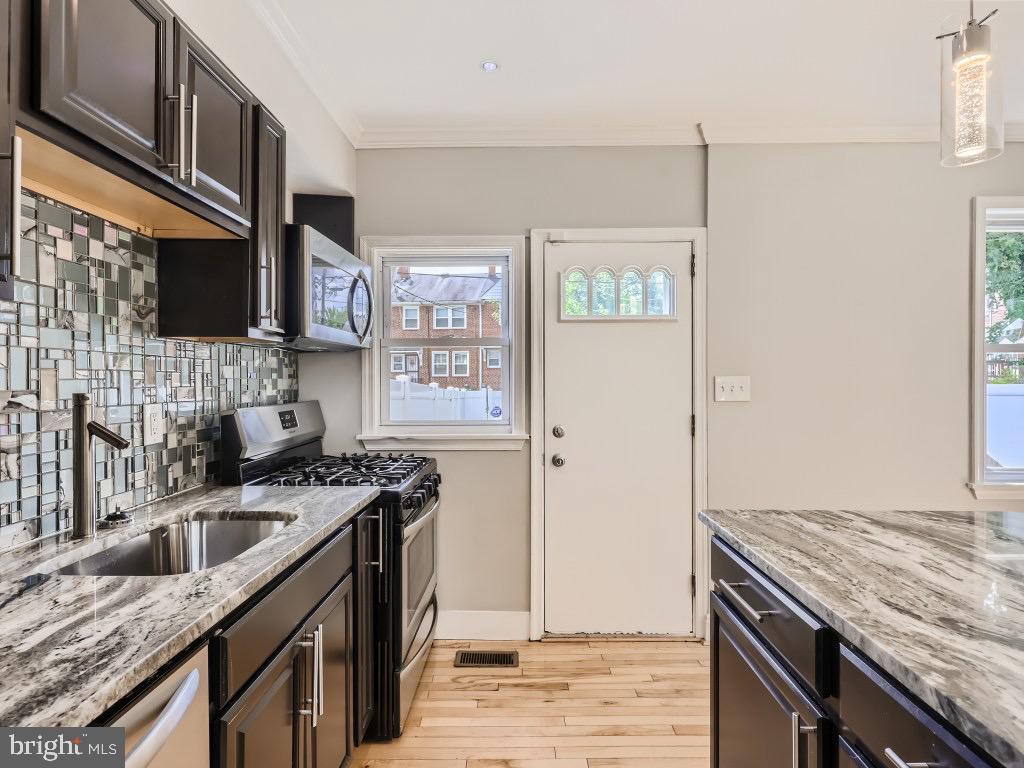 NORTHWOOD - Residential