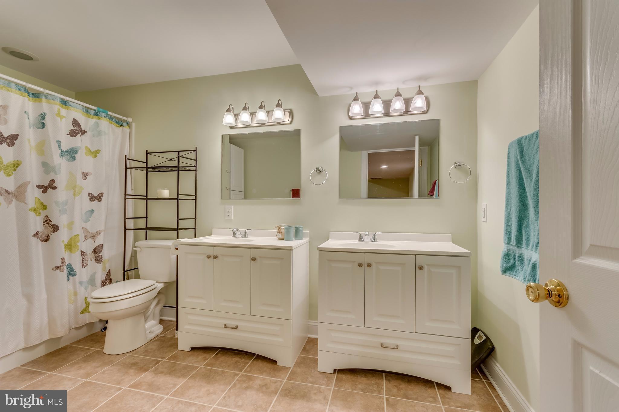 MIDDLE CREEK MANOR - Residential