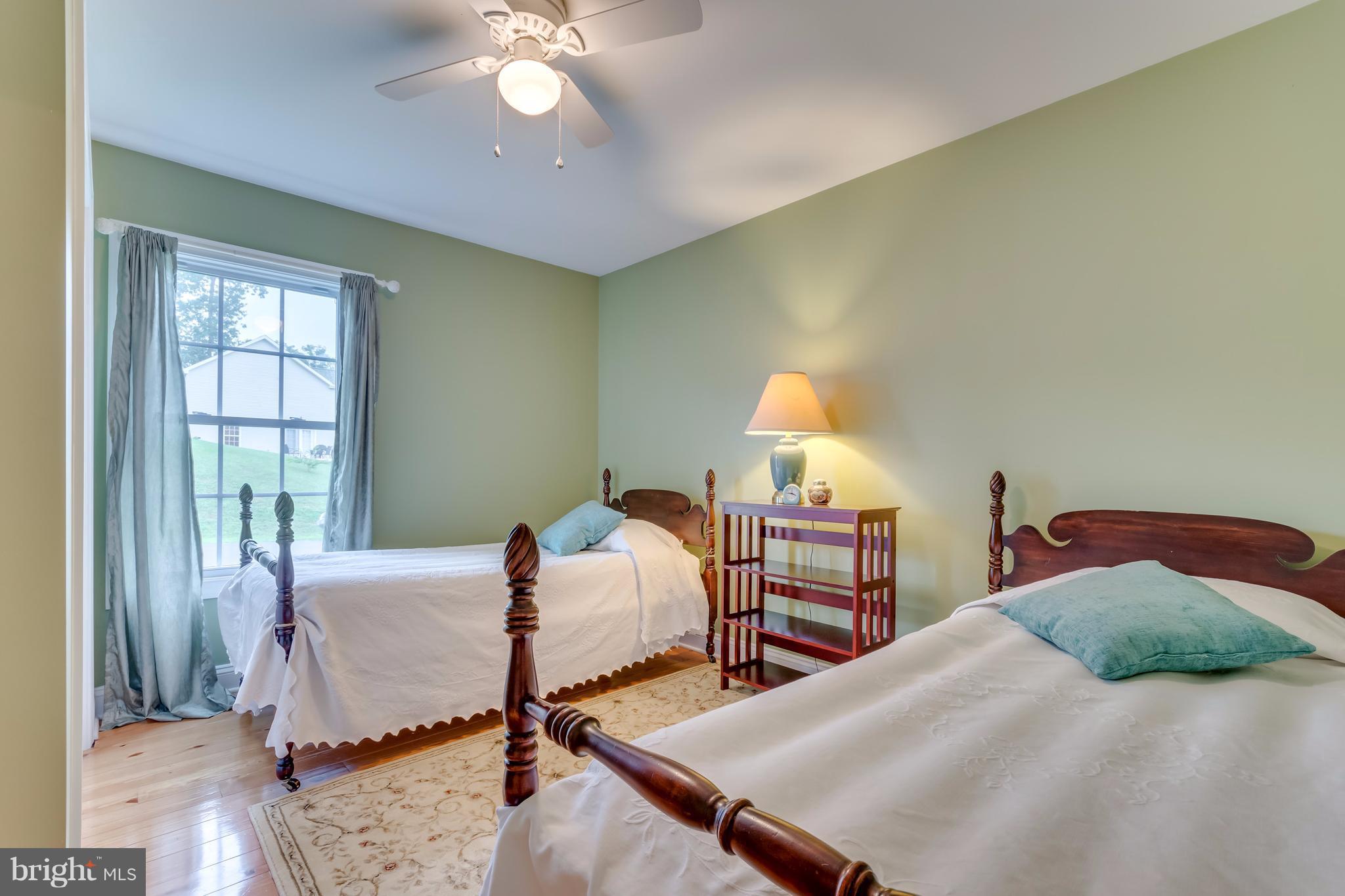 MIDDLE CREEK MANOR - Residential