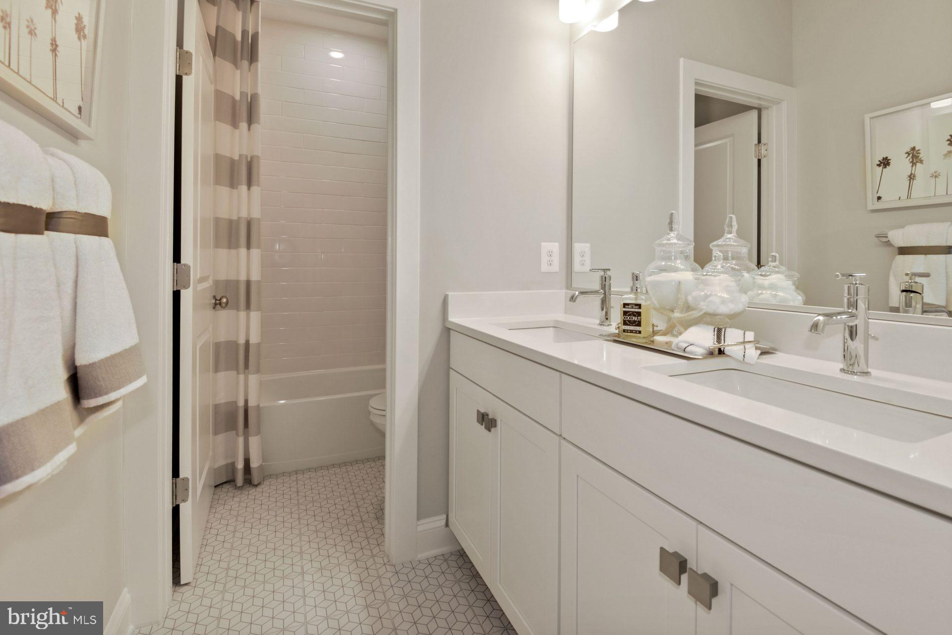 EAST QUARTER - Residential