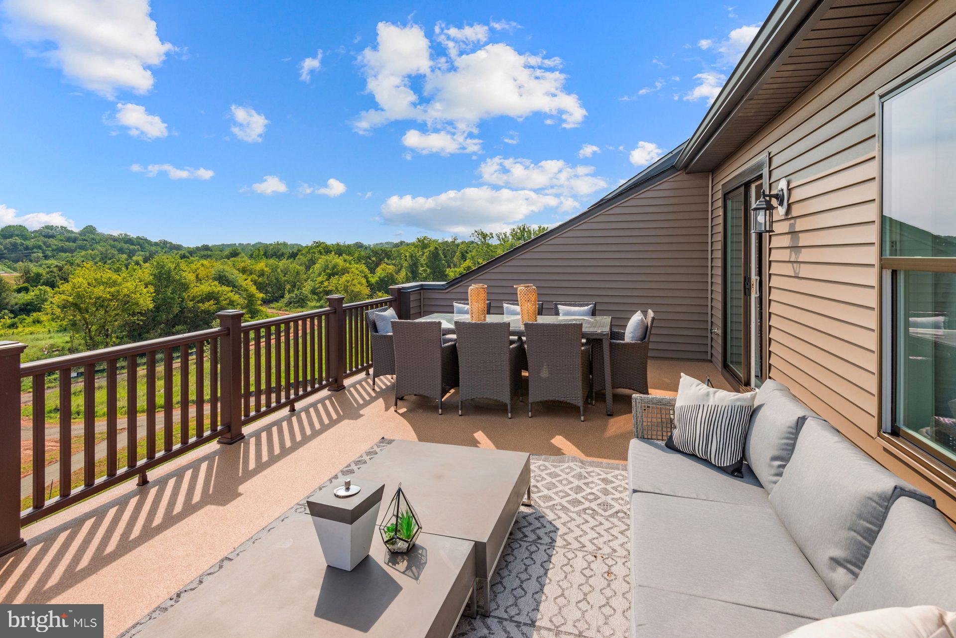 EAST QUARTER - Residential