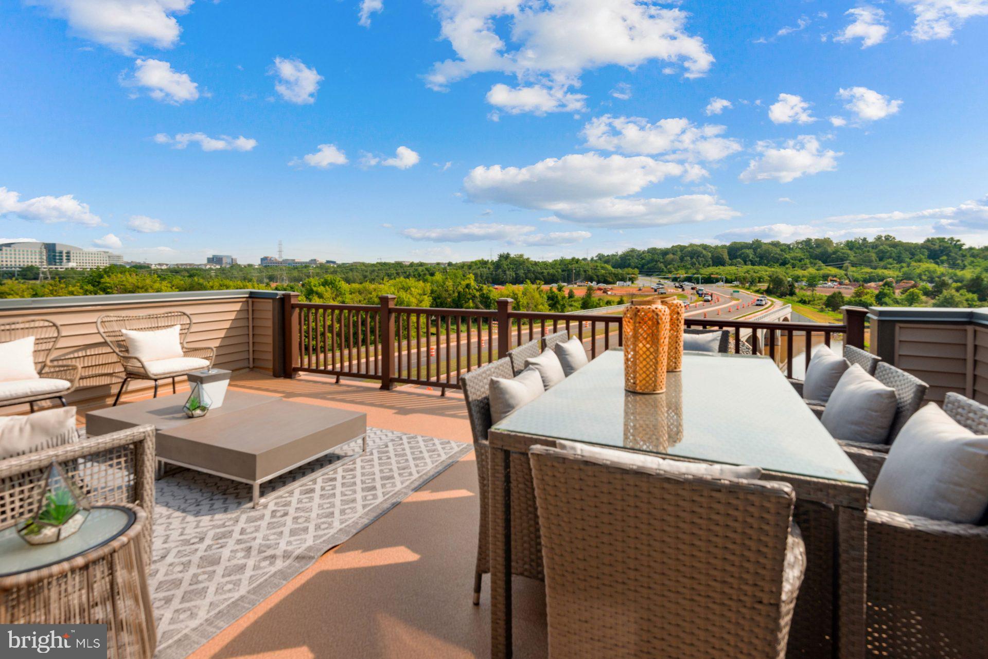 EAST QUARTER - Residential