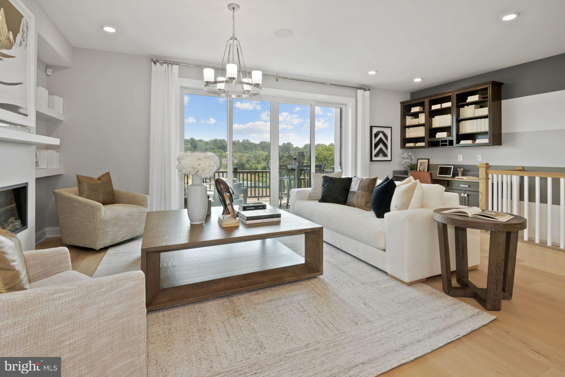 EAST QUARTER - Residential