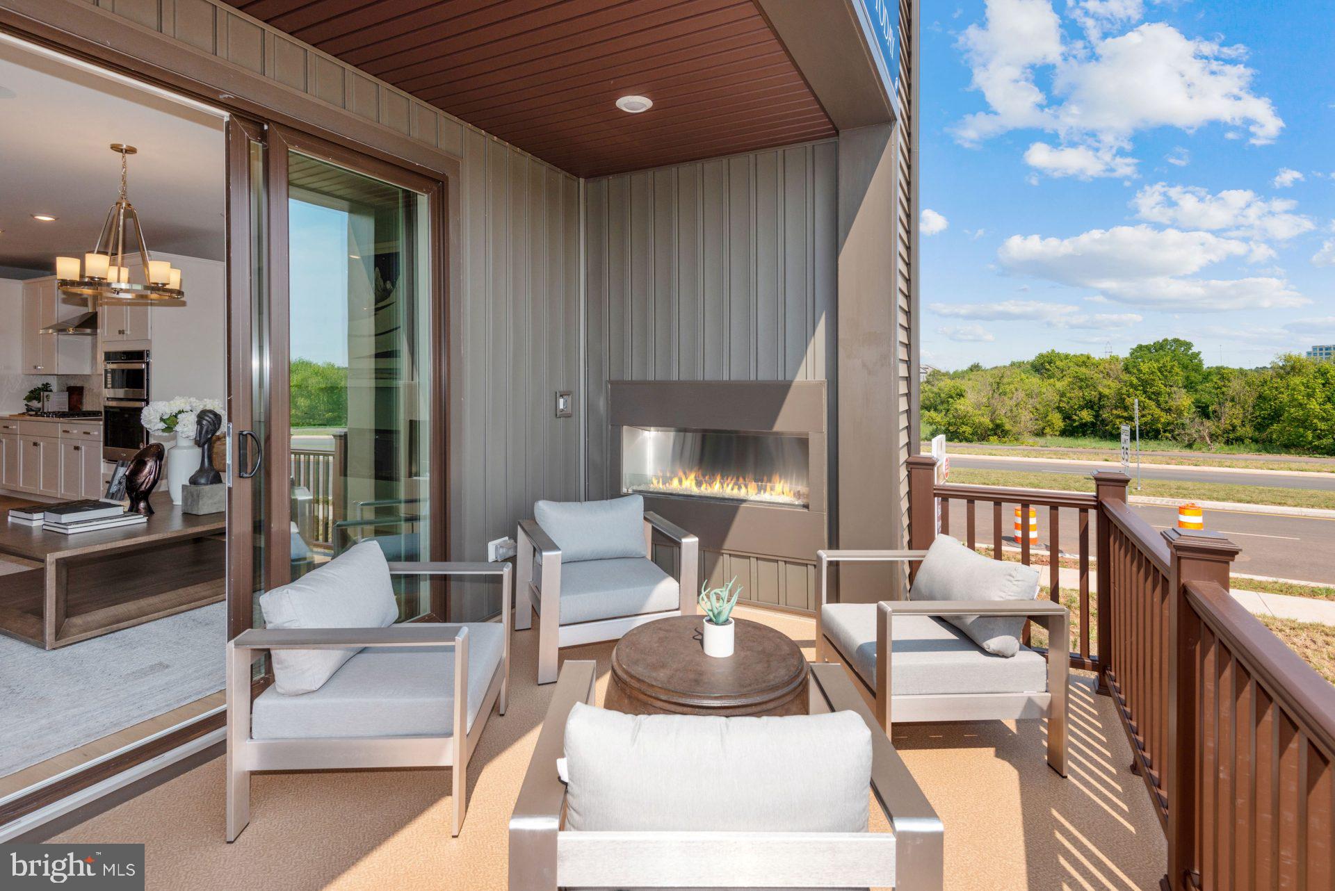 EAST QUARTER - Residential