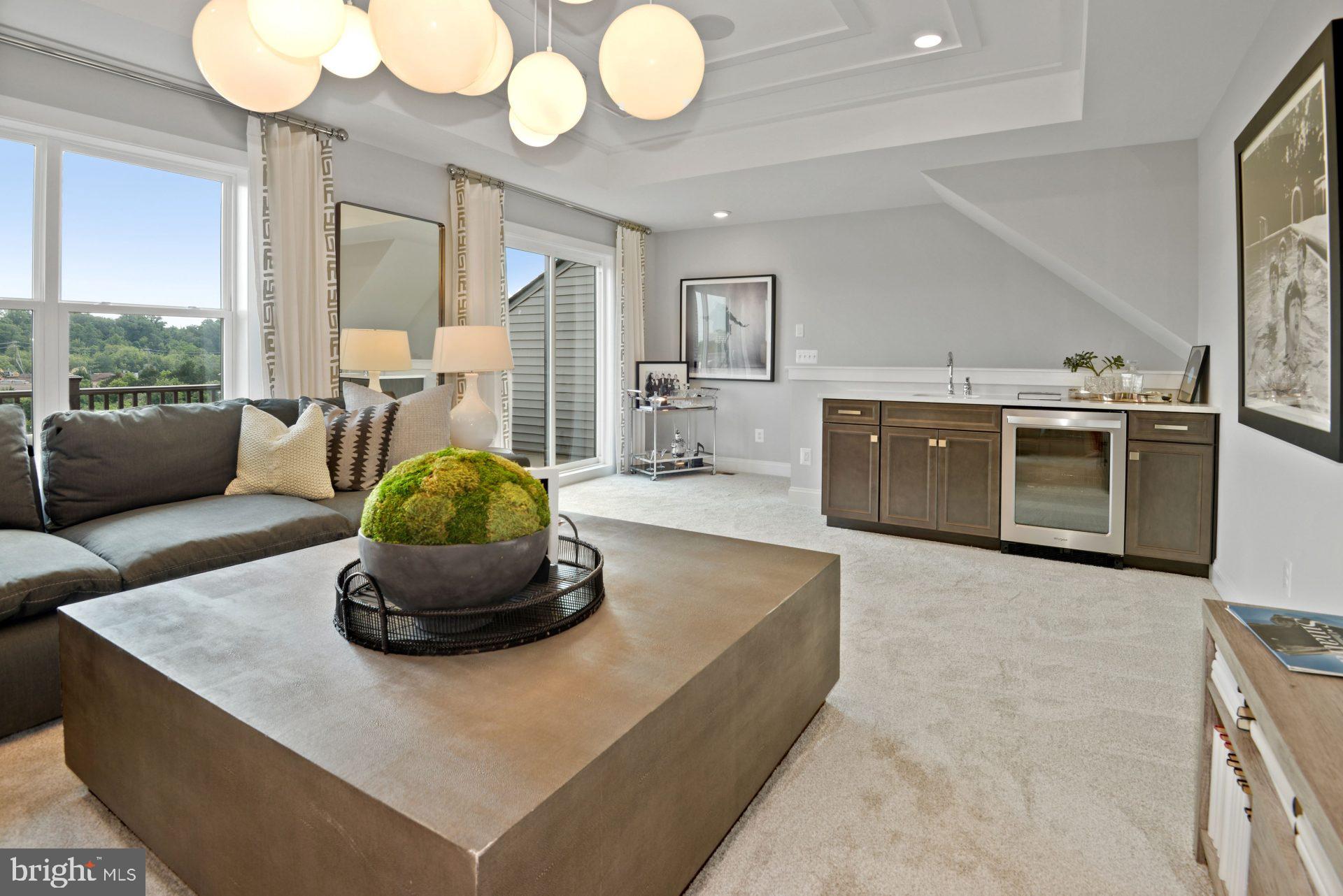 EAST QUARTER - Residential