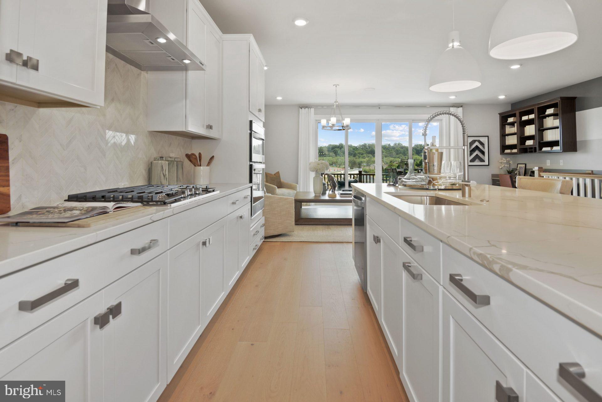 EAST QUARTER - Residential