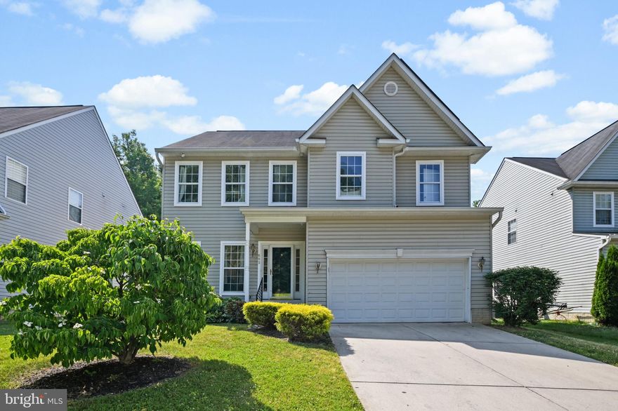 Don't miss this spacious 4 bedroom colonial located in a quiet cul-de-sac! Open main level with large living room, formal dining and family room that opens to a sizeable deck. Fenced yard backs to trees adding privacy. Fully finished lower level with a bonus den or office. Park less than 2 minutes away.