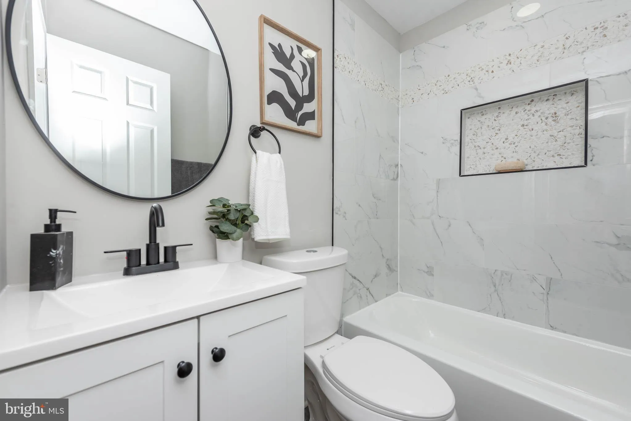 Baltimore, Maryland 21213, United States, 5 Bedrooms Bedrooms, ,4 BathroomsBathrooms,Residential,Active,26550