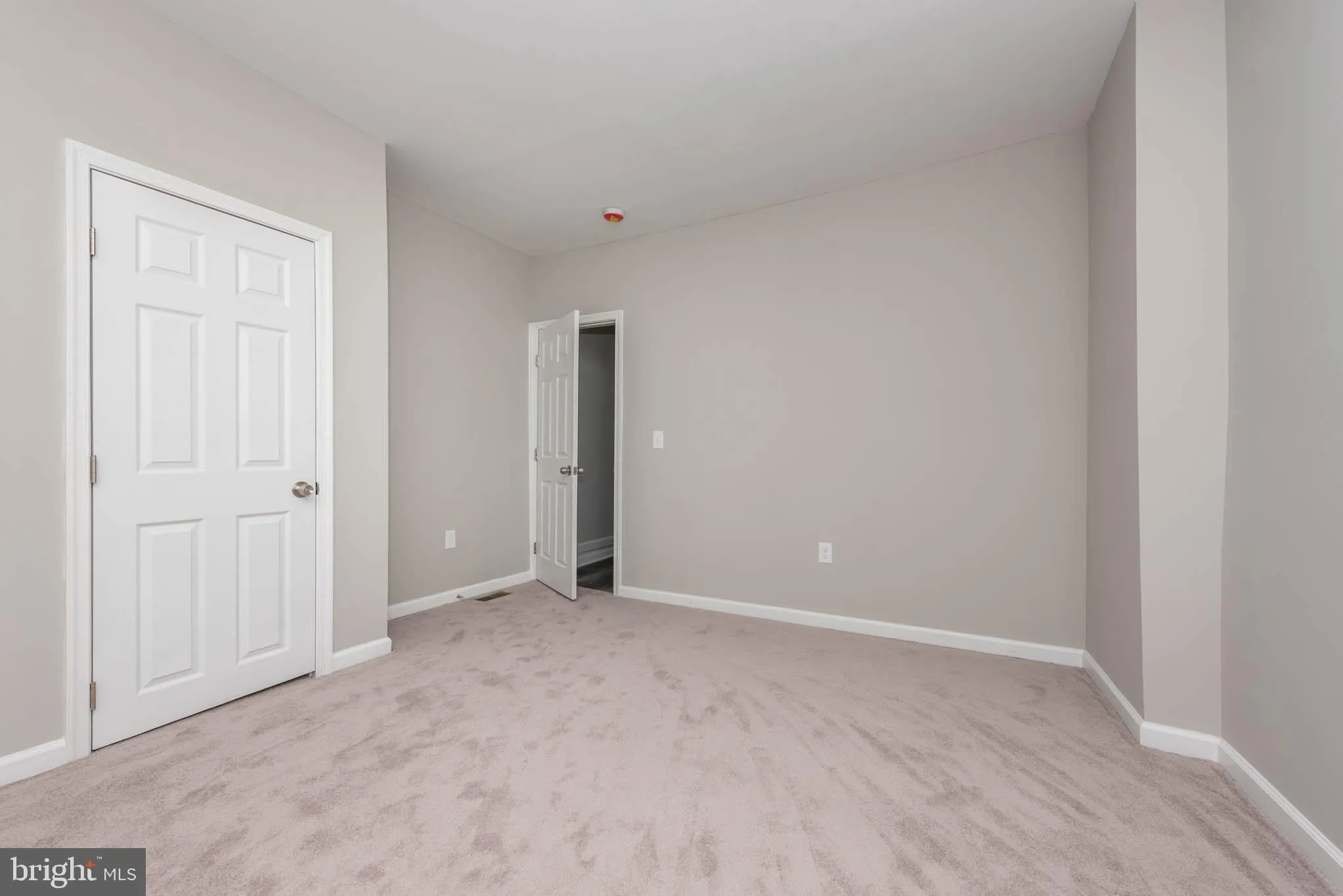 Baltimore, Maryland 21213, United States, 5 Bedrooms Bedrooms, ,4 BathroomsBathrooms,Residential,Active,26550
