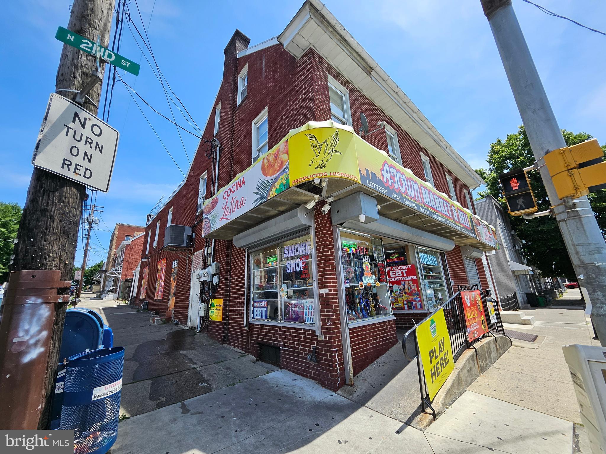 Main image without alt text