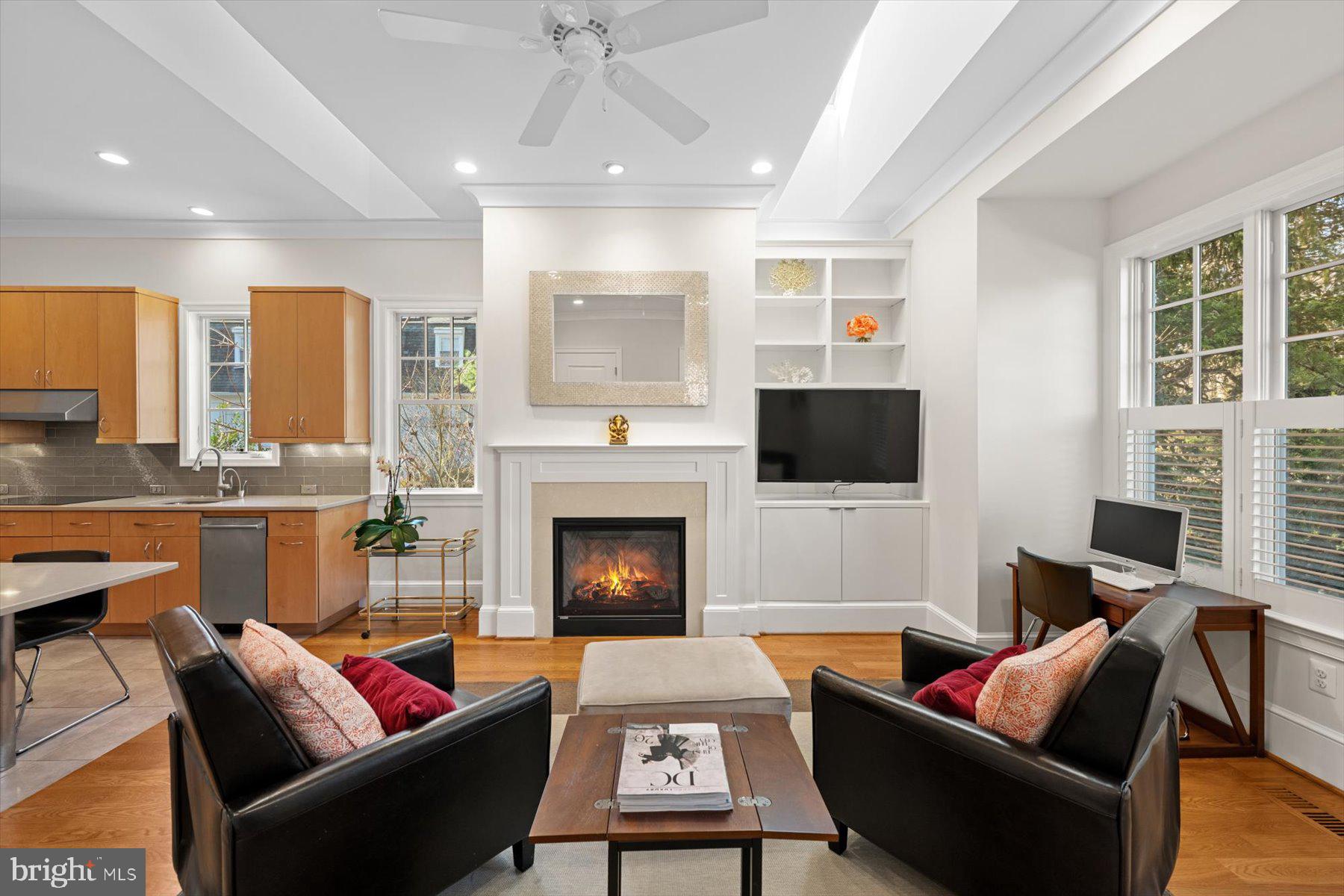 BURNING TREE VIEW - Residential