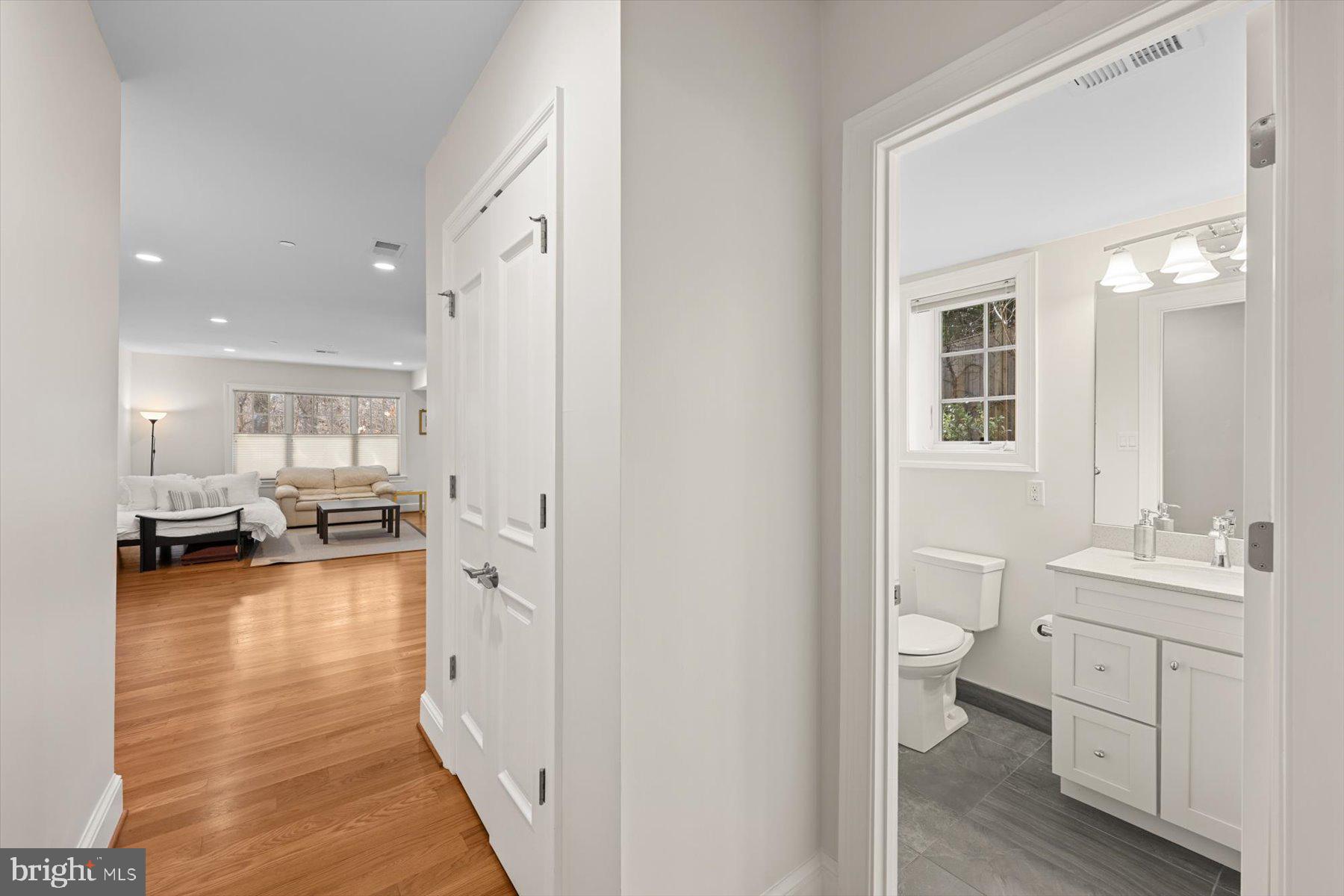 BURNING TREE VIEW - Residential