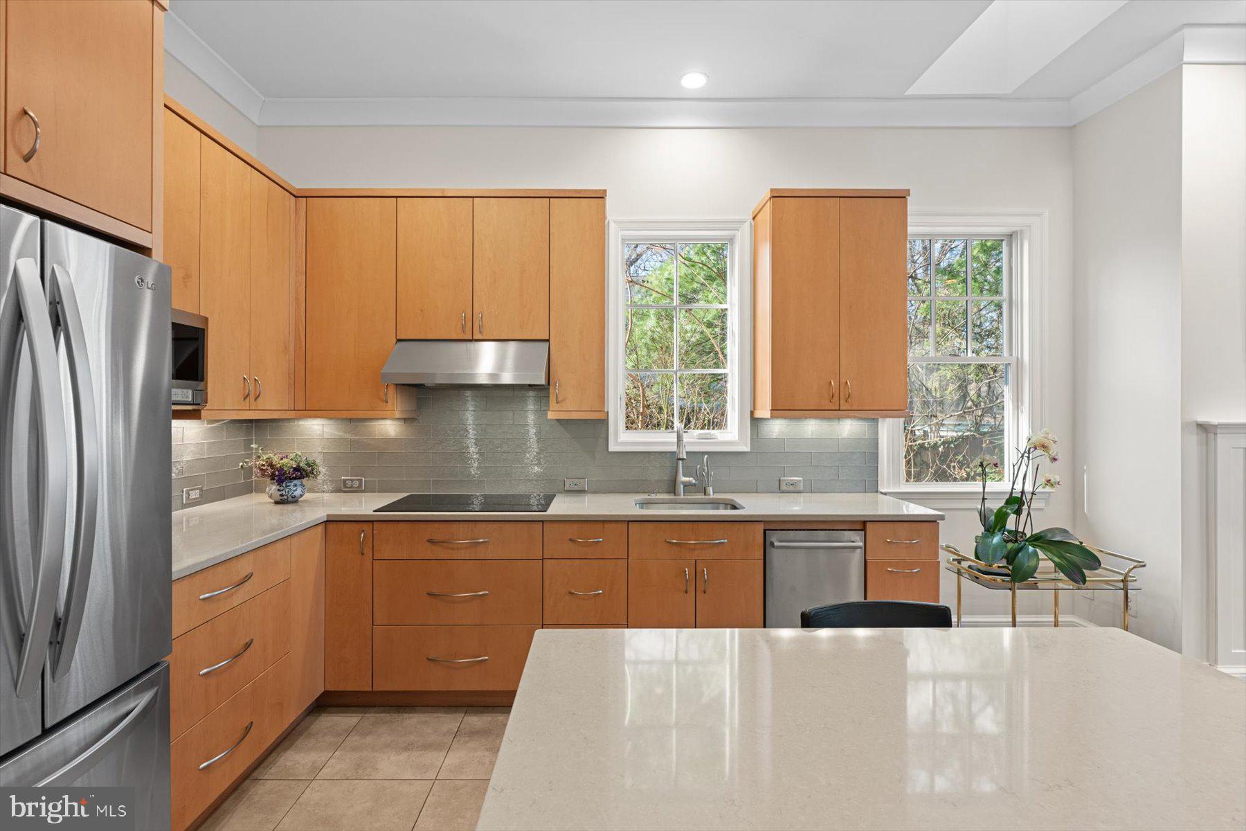 BURNING TREE VIEW - Residential