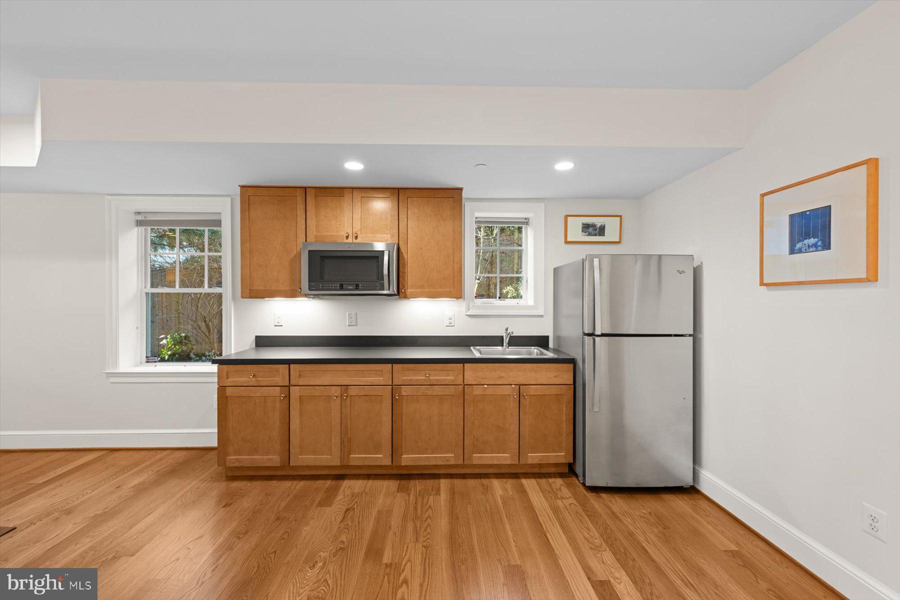 BURNING TREE VIEW - Residential