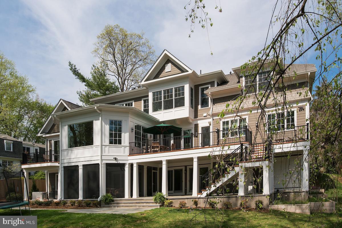 BURNING TREE VIEW - Residential