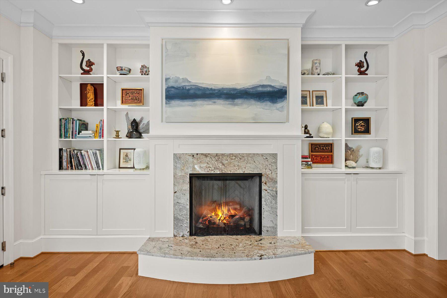 BURNING TREE VIEW - Residential