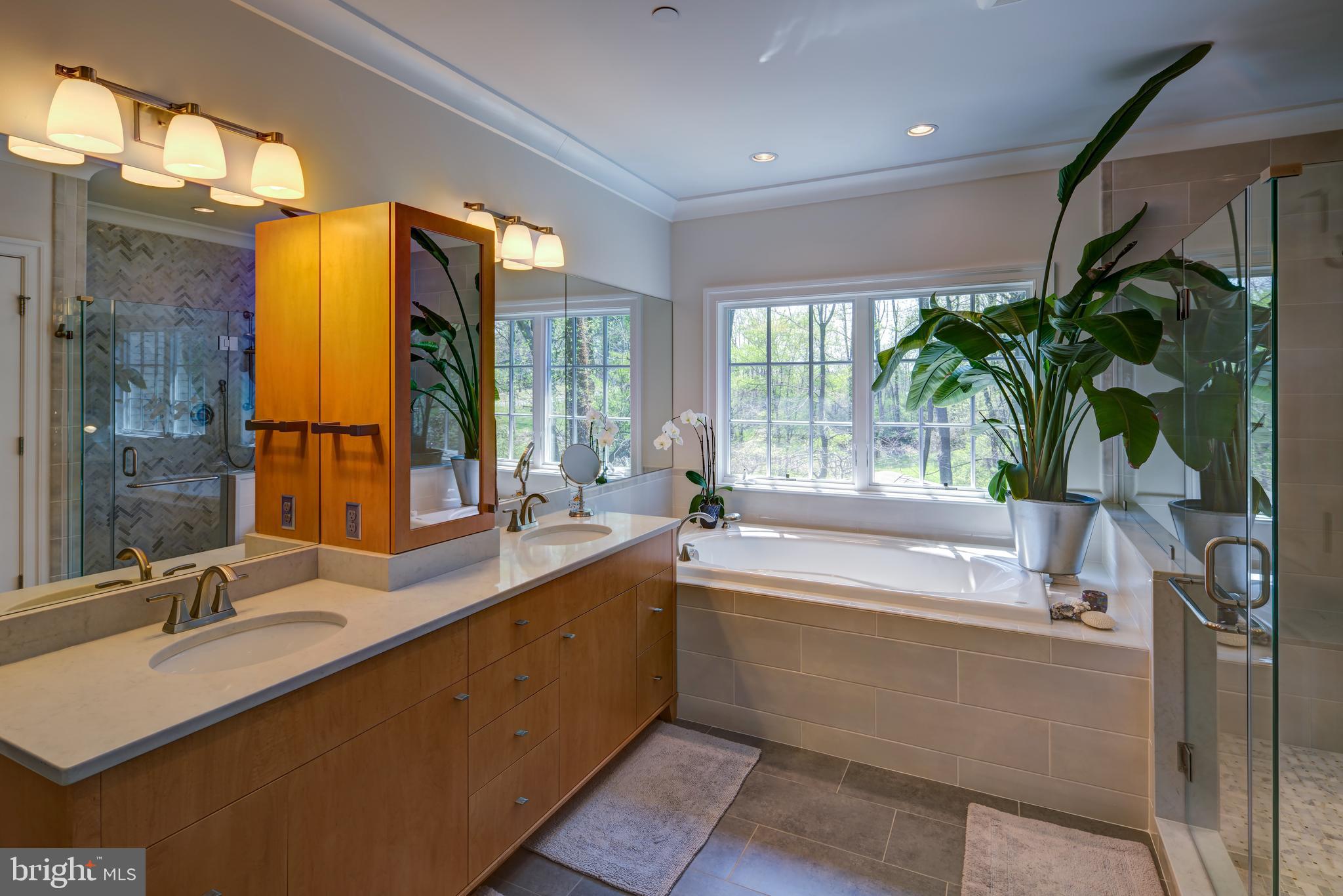 BURNING TREE VIEW - Residential