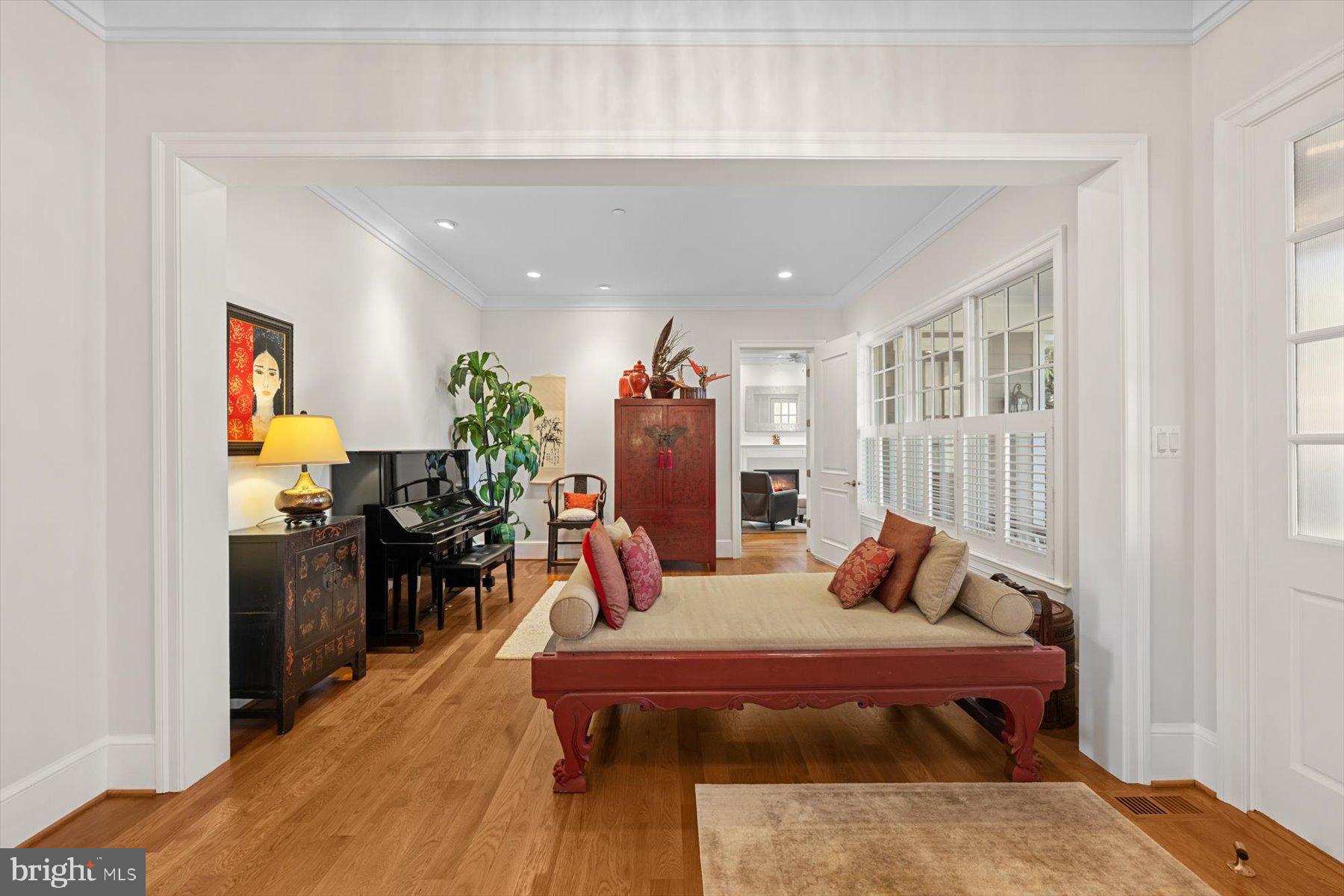 BURNING TREE VIEW - Residential