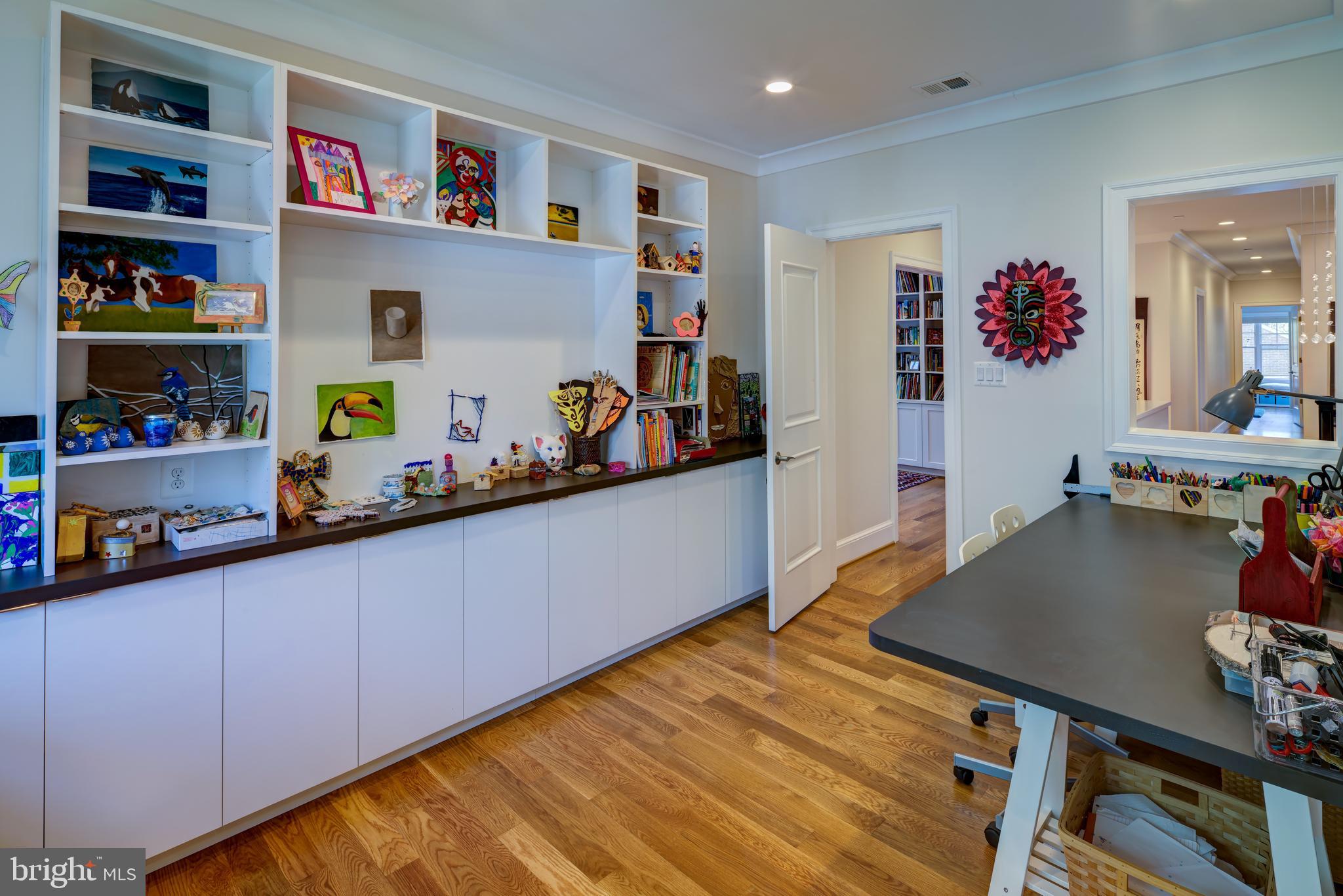 BURNING TREE VIEW - Residential