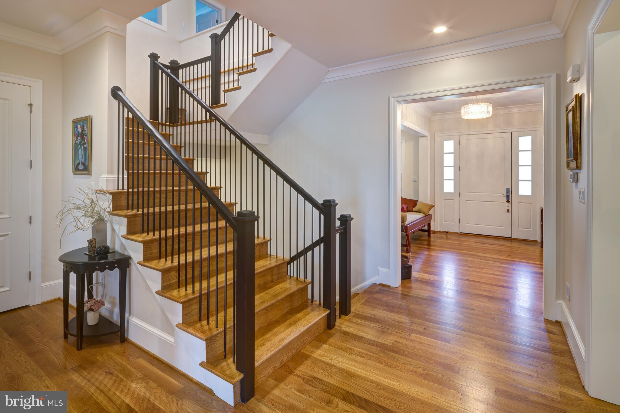 BURNING TREE VIEW - Residential