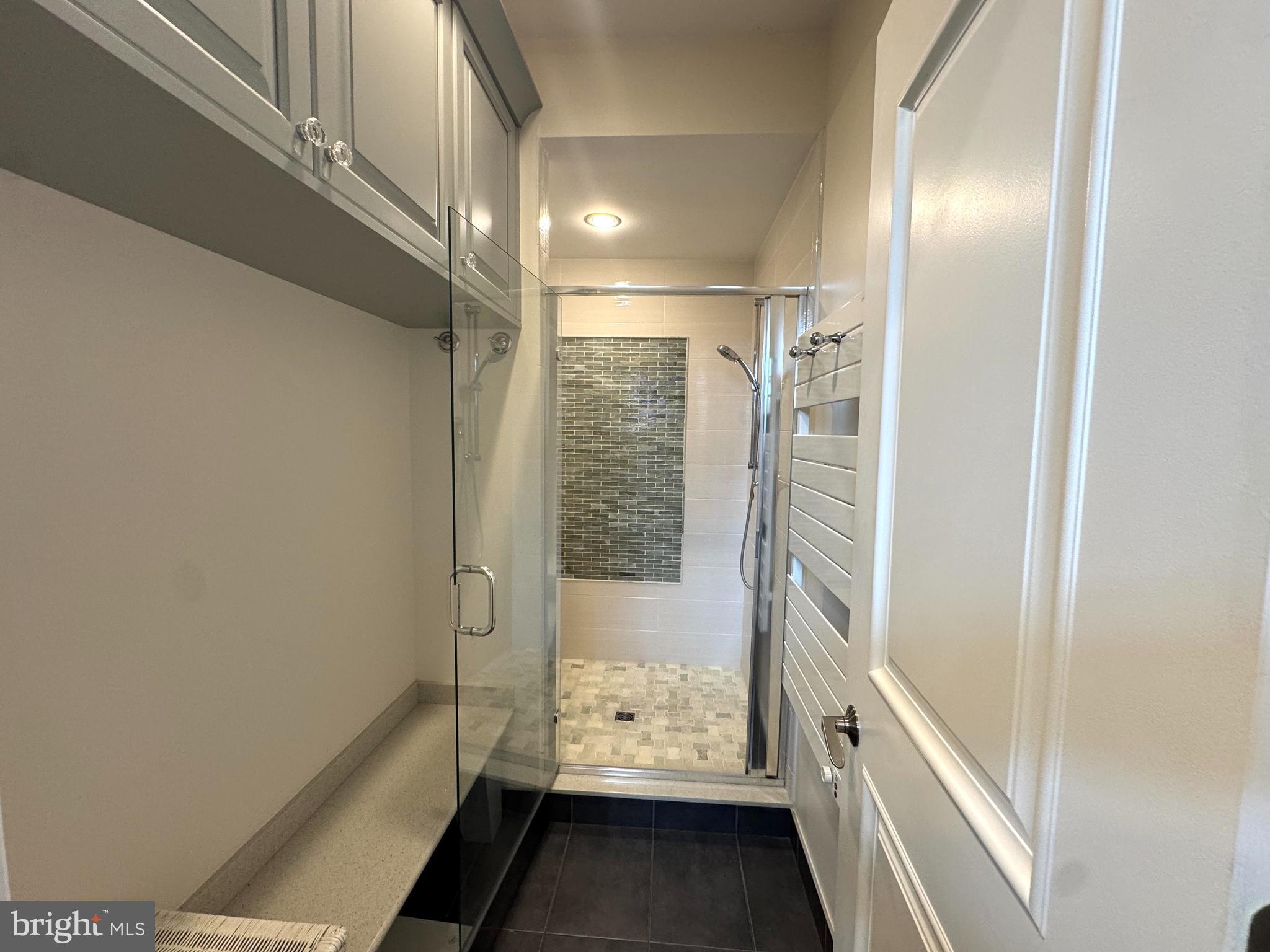 BURNING TREE VIEW - Residential