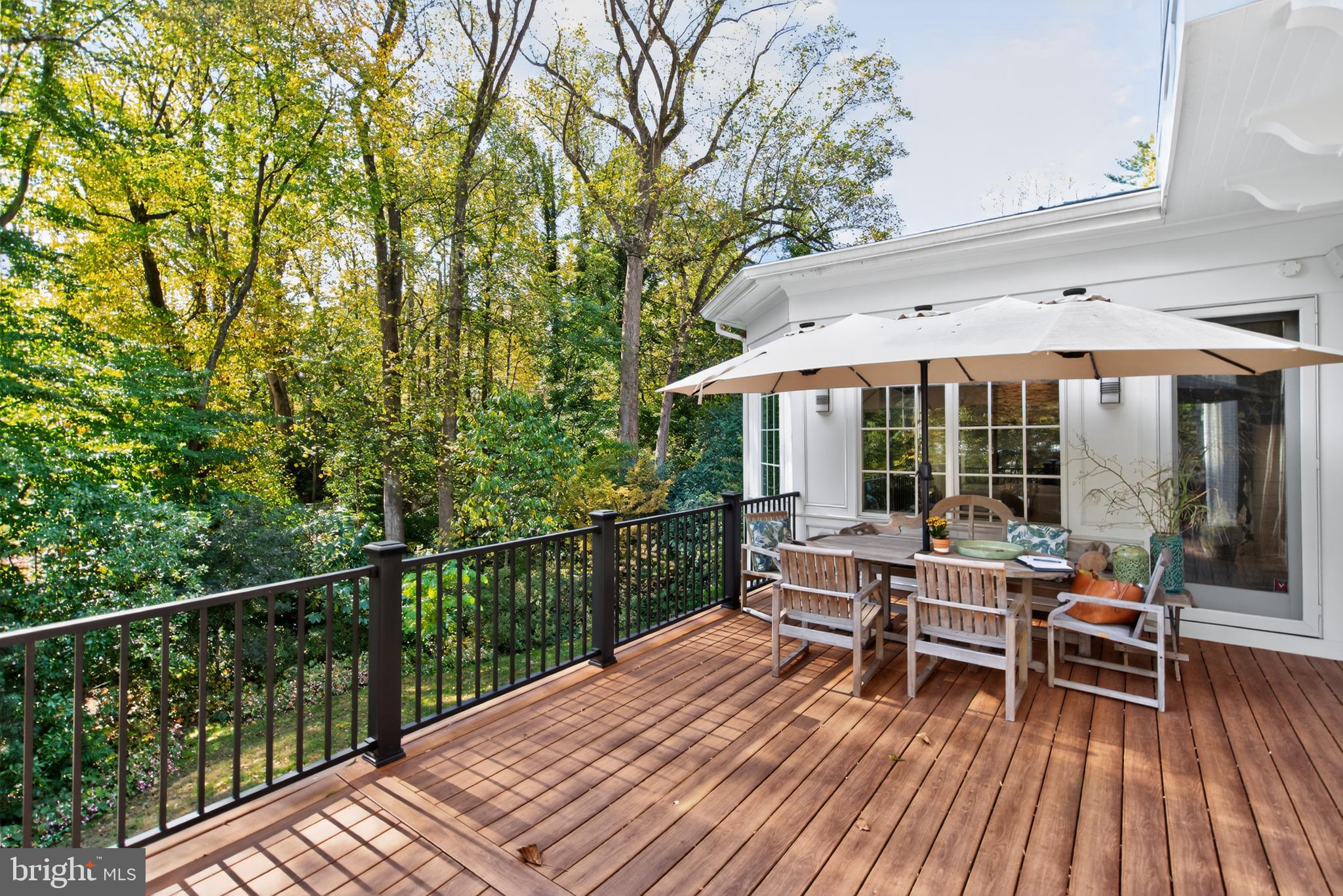 BURNING TREE VIEW - Residential