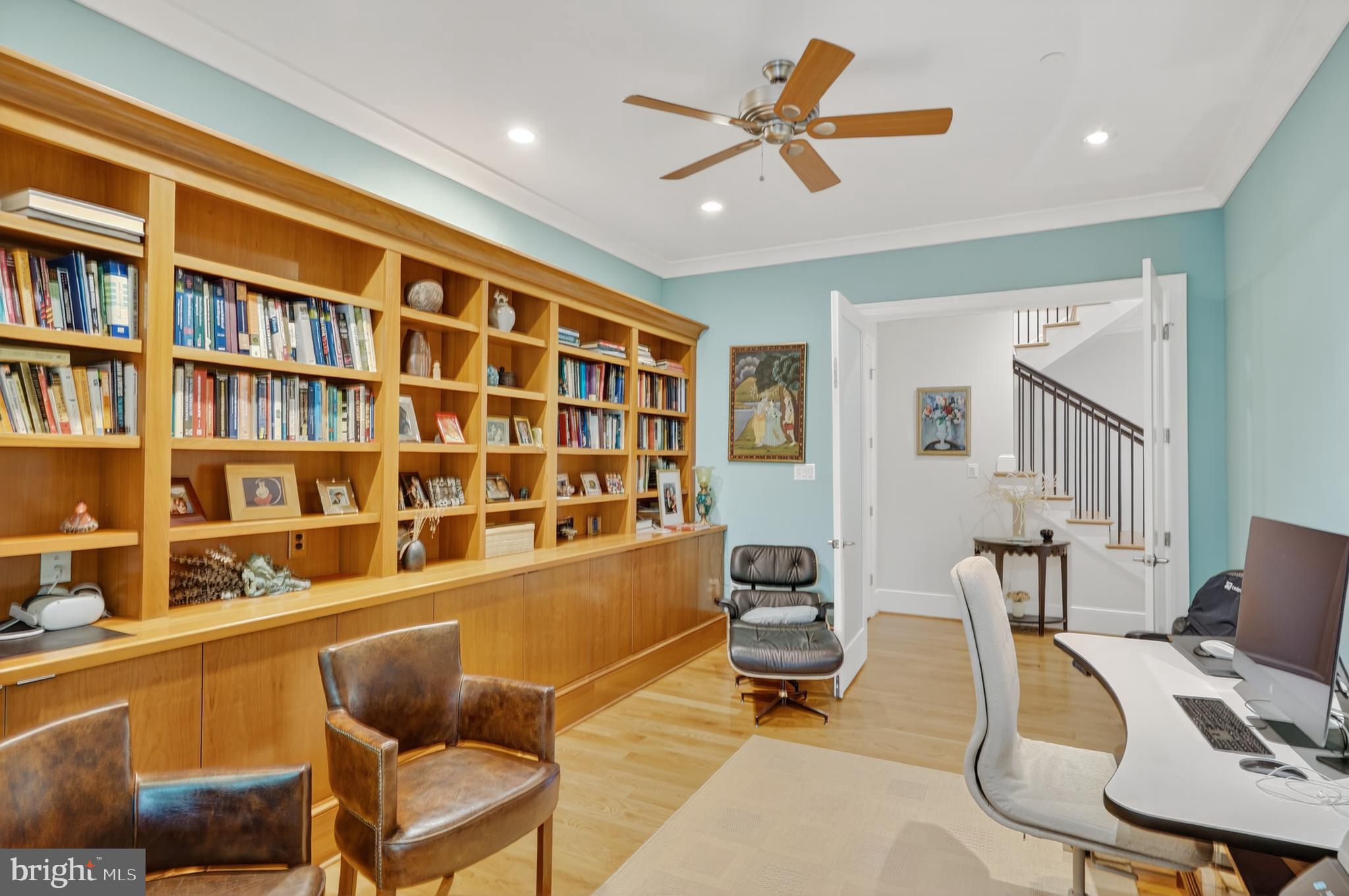 BURNING TREE VIEW - Residential