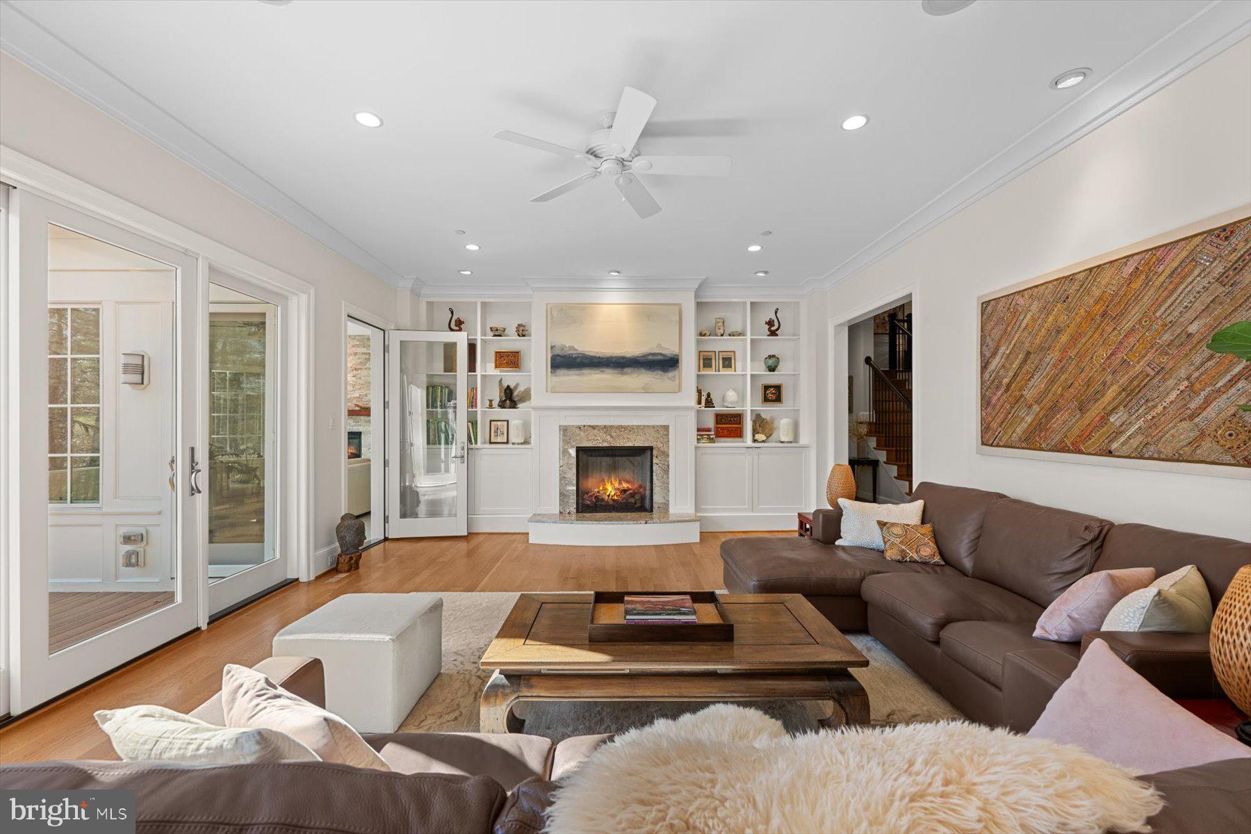 BURNING TREE VIEW - Residential