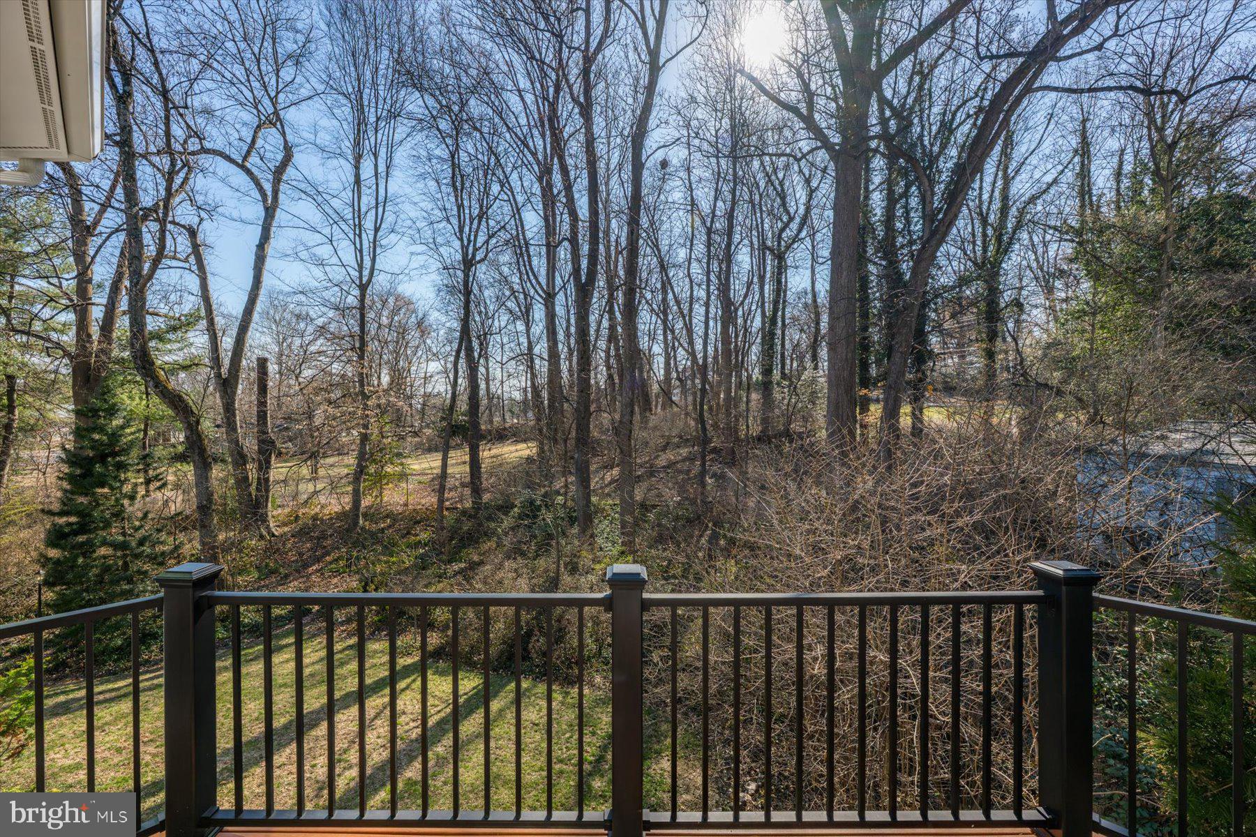 BURNING TREE VIEW - Residential