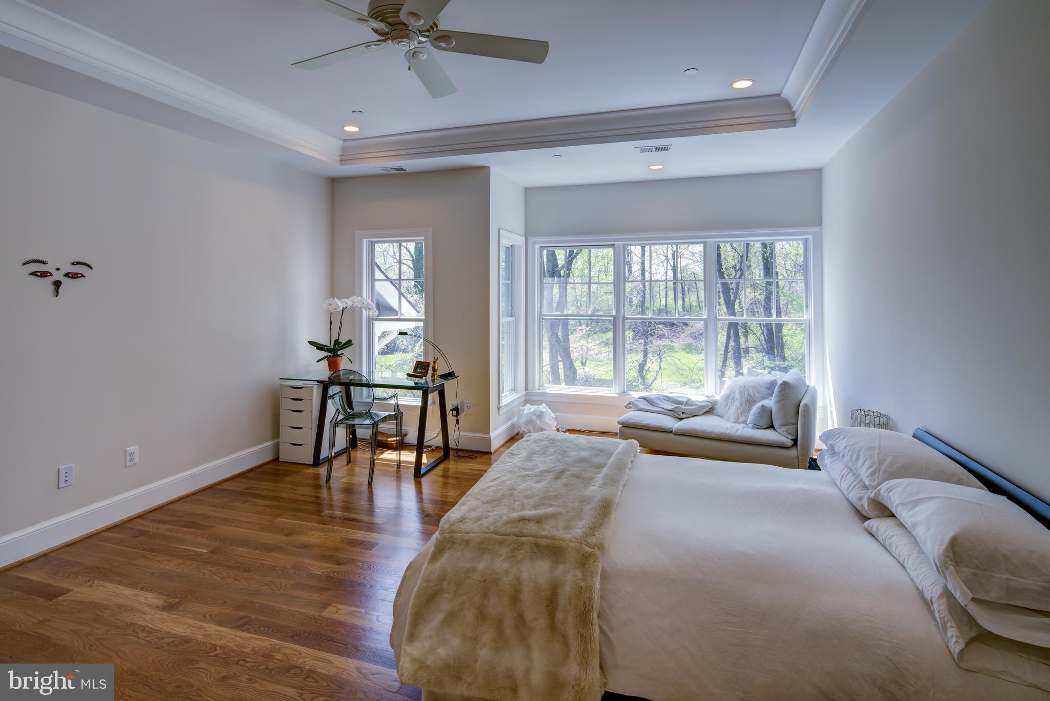 BURNING TREE VIEW - Residential