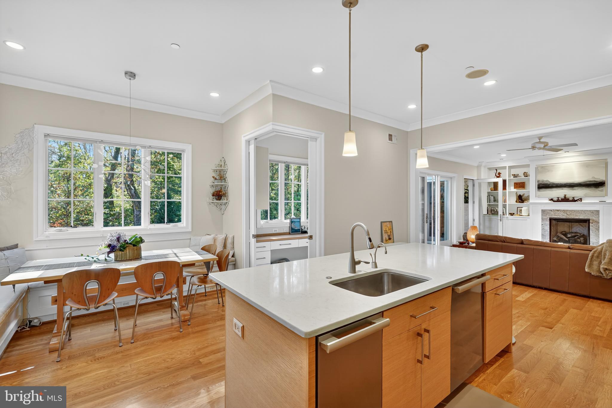 BURNING TREE VIEW - Residential